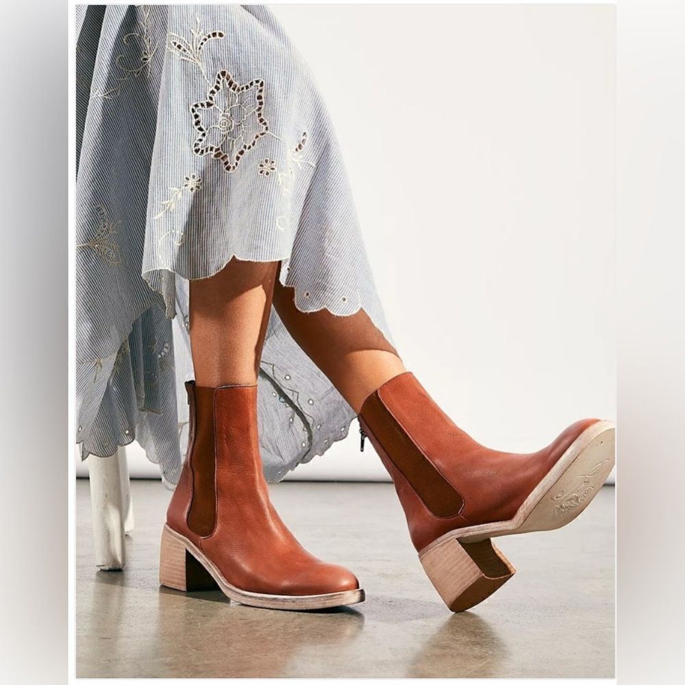 Free People Essential Chelsea Boot in whisky brown Women's Size US 37.5 EU 37.5